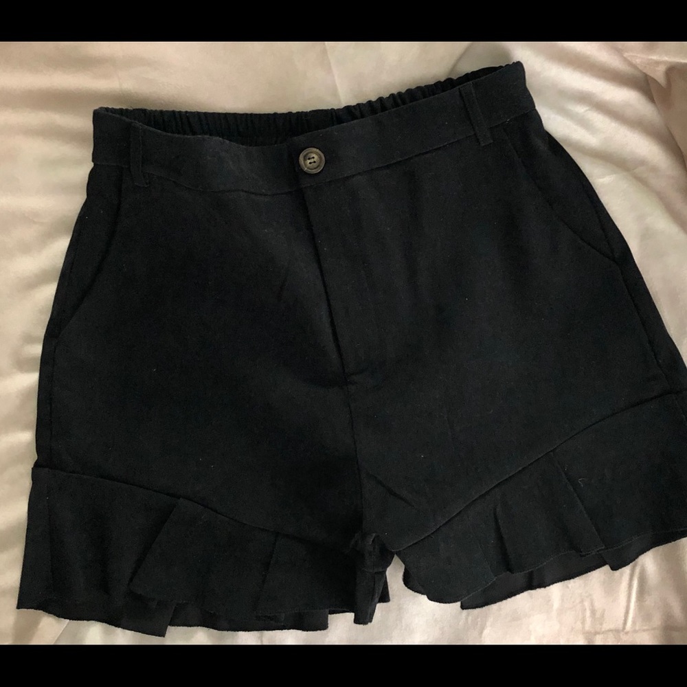 Black Ruffle Ready Shorts - Picture 5 of 7